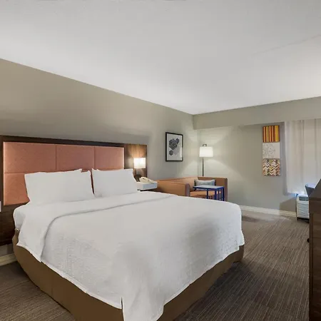 Hampton Inn Philadelphia/Willow Grove Exterior photo